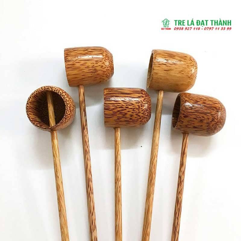 Gáo Dừa Múc Rượu